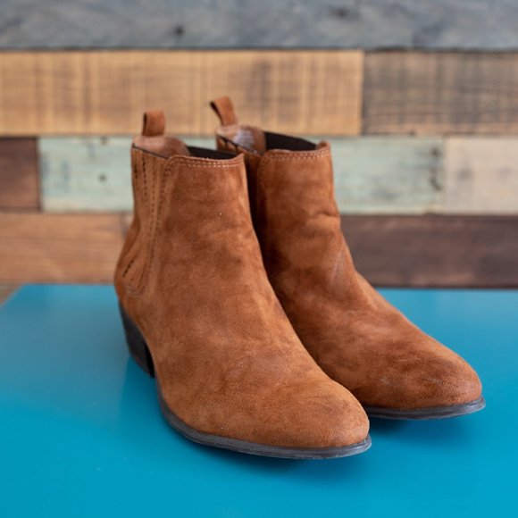 Steve Madden Suede Boots - Picture 1 of 4
